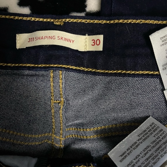Levis Skinny - Picture 2 of 2